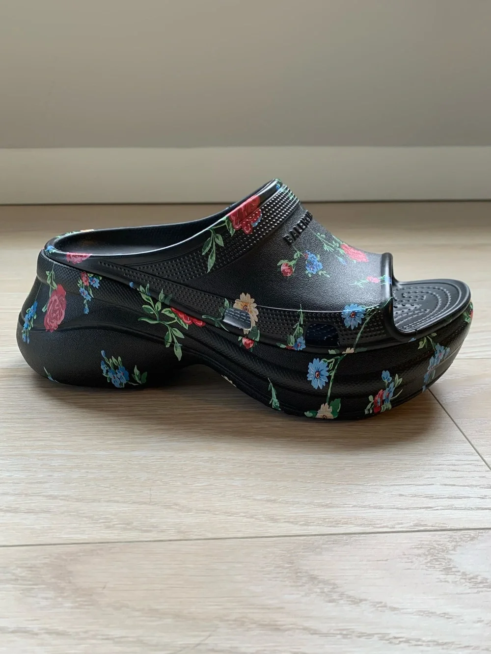 Balenciaga x Crocs Black Floral Platform Pool Slide NWT Size 39 FR